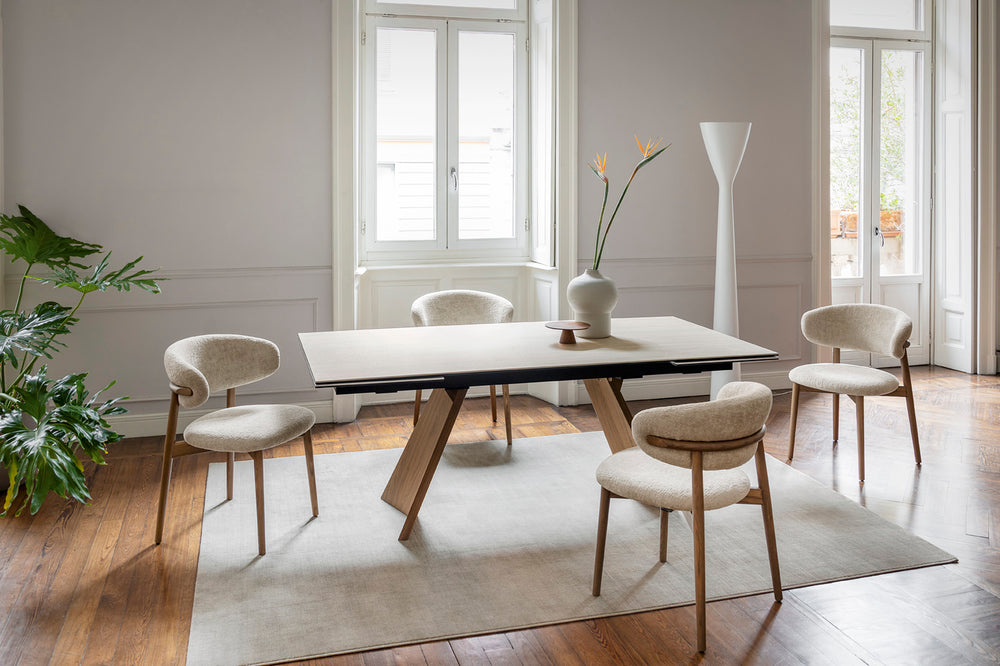 Oleandro Chair with Wood Base