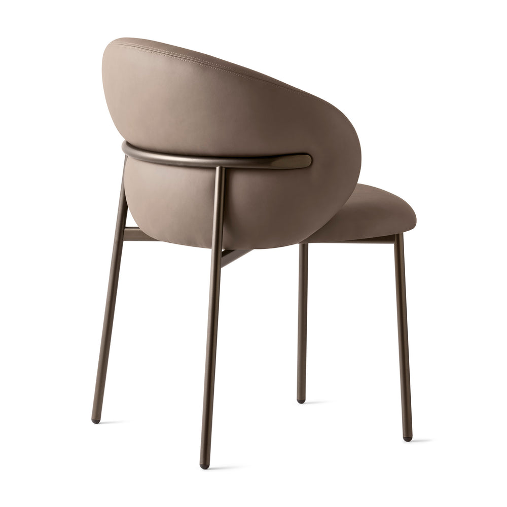 Oleandro Padded Armchair with Metal Base