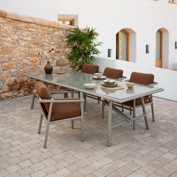 Sticks Outdoor Dining Table