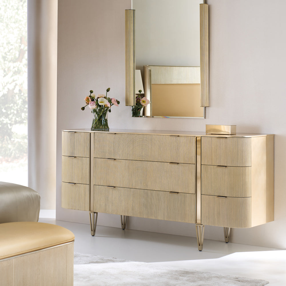 Love At First Sight Dresser with Handle Pull