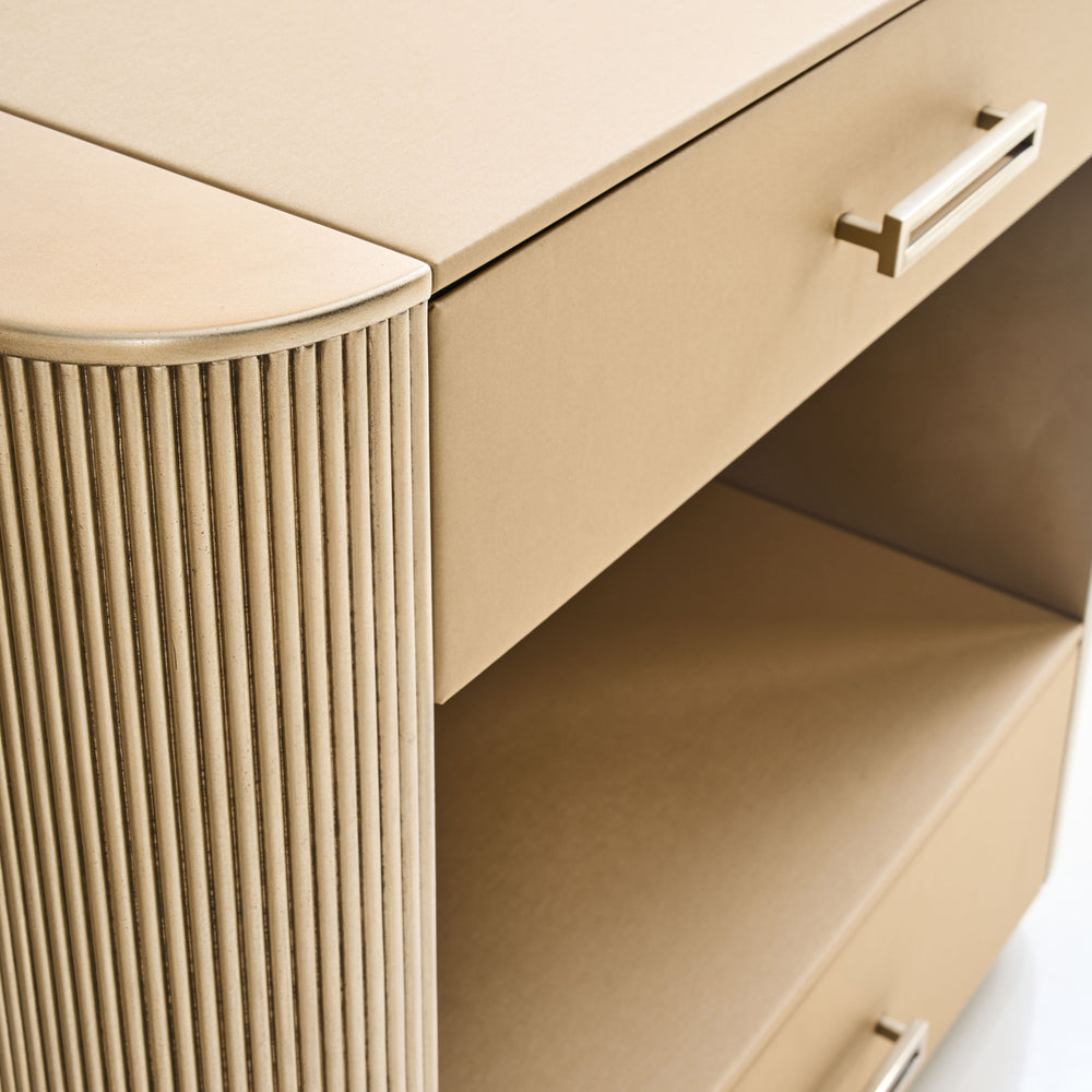Love-Ly! Nightstand with Handle Pull