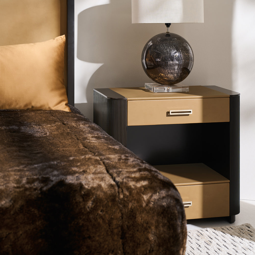 Love-Ly! Nightstand with Handle Pull