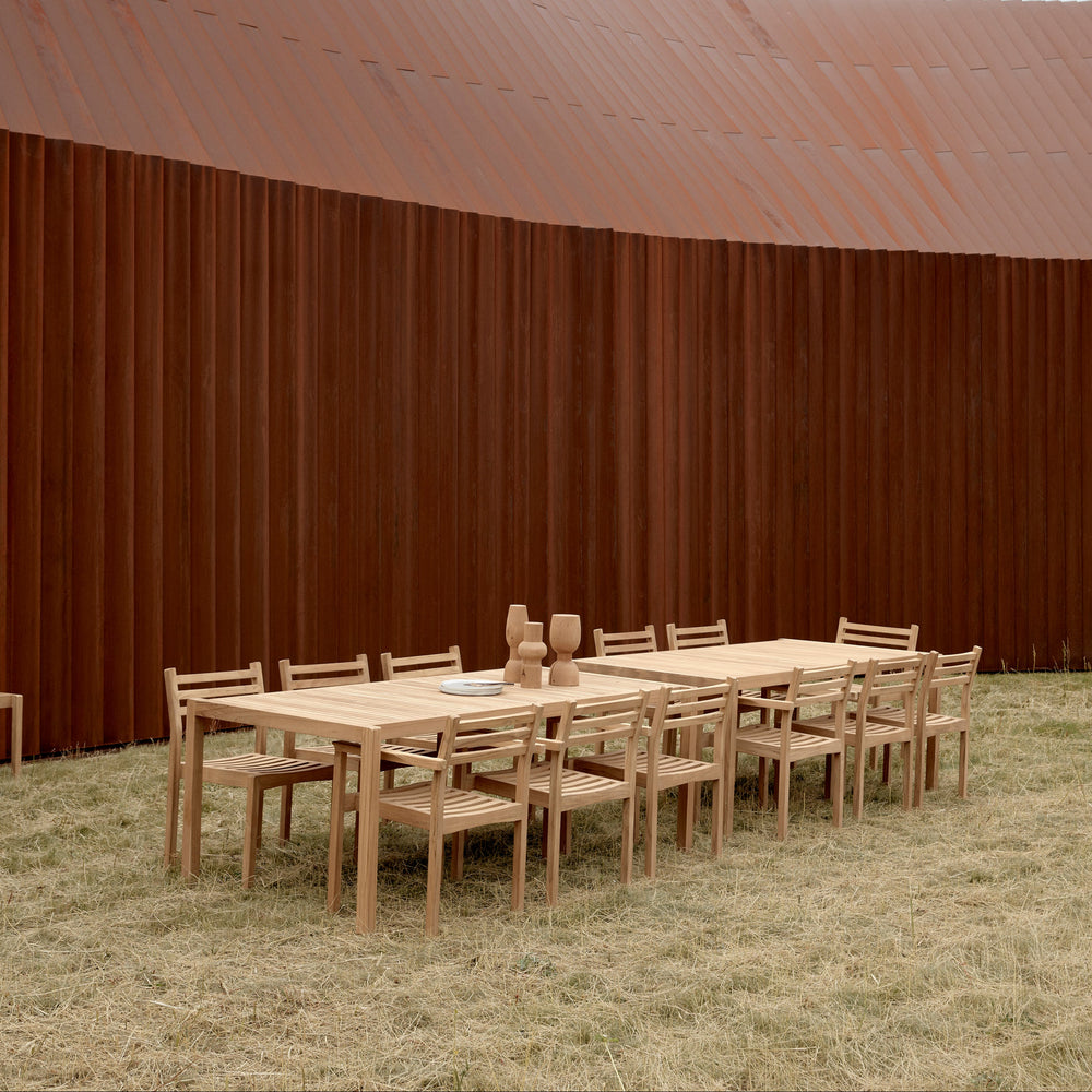 AH Outdoor Dining Table