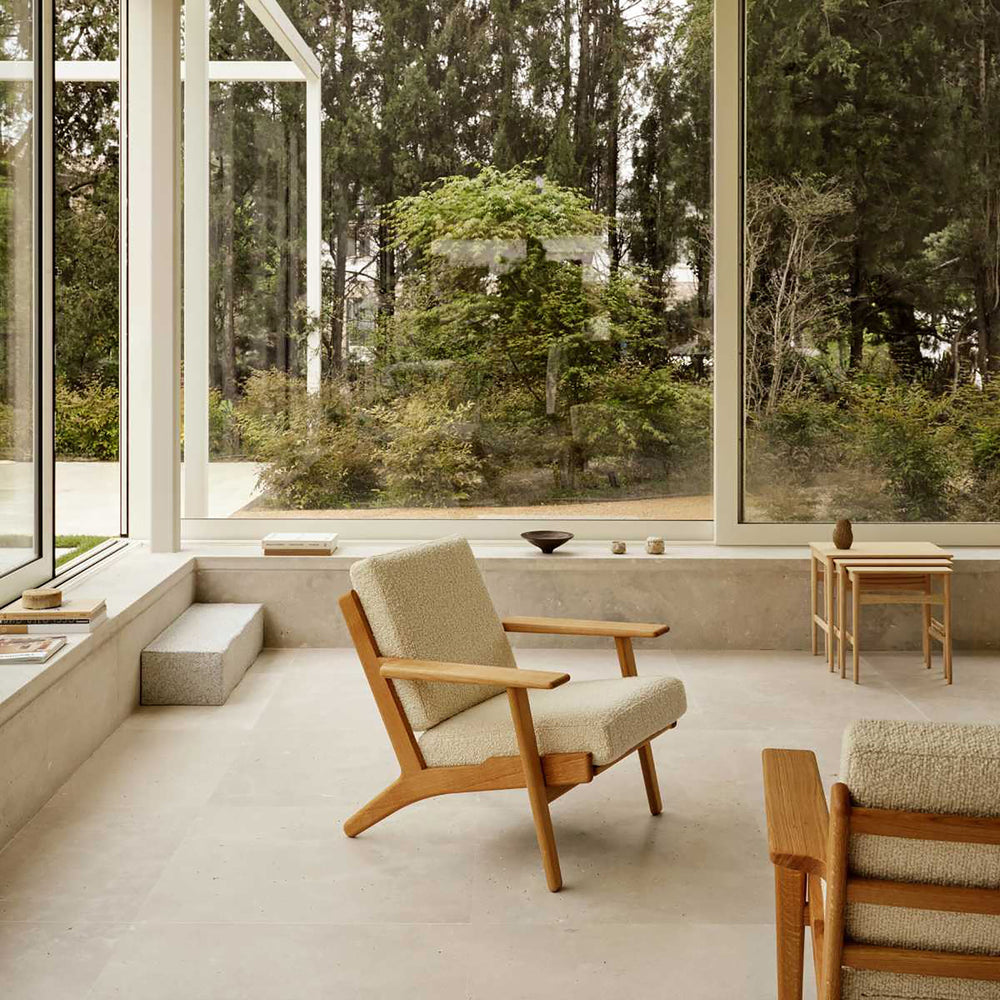 CH290 Lounge Chair