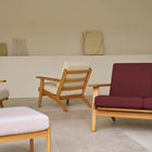 CH290 Lounge Chair