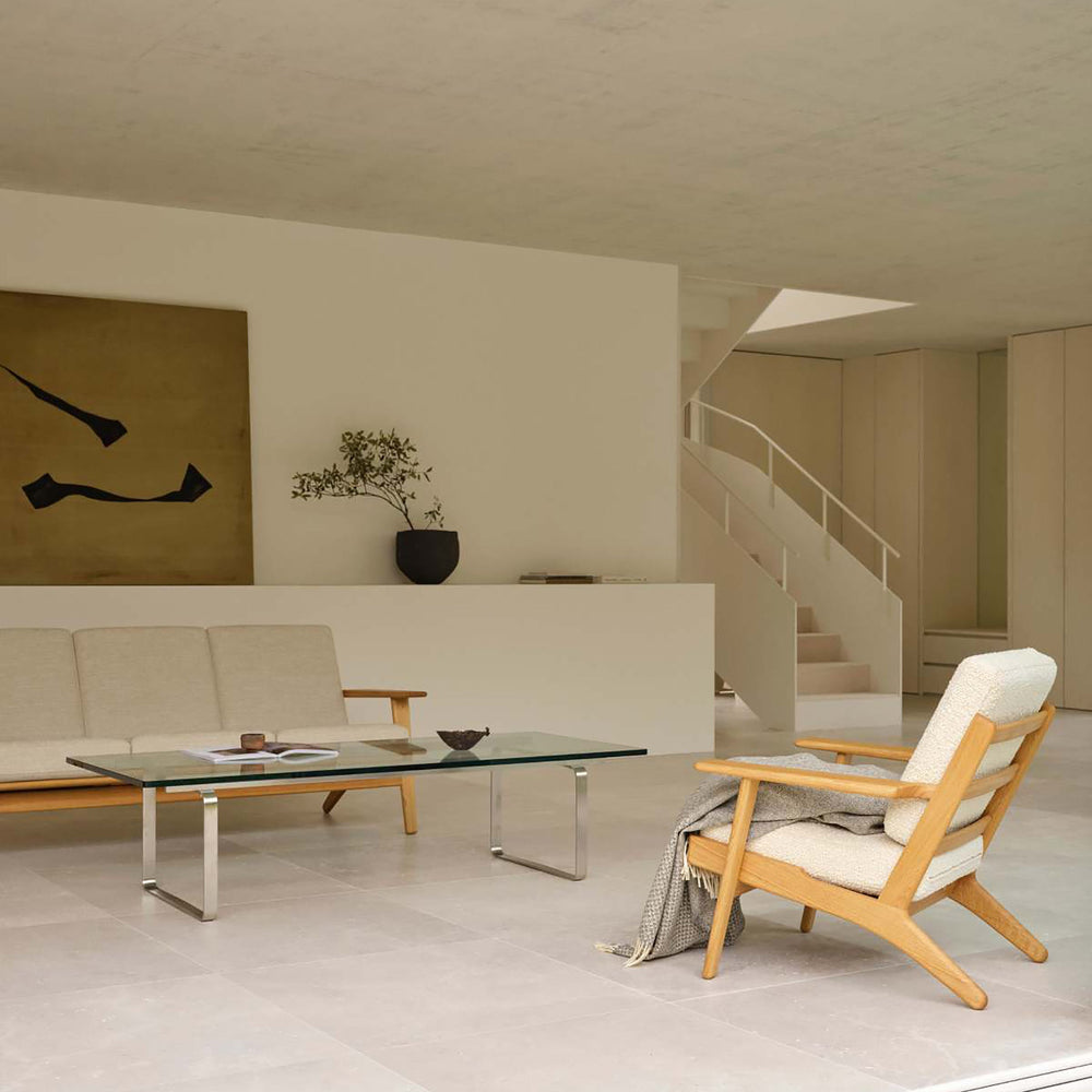 CH290 Lounge Chair