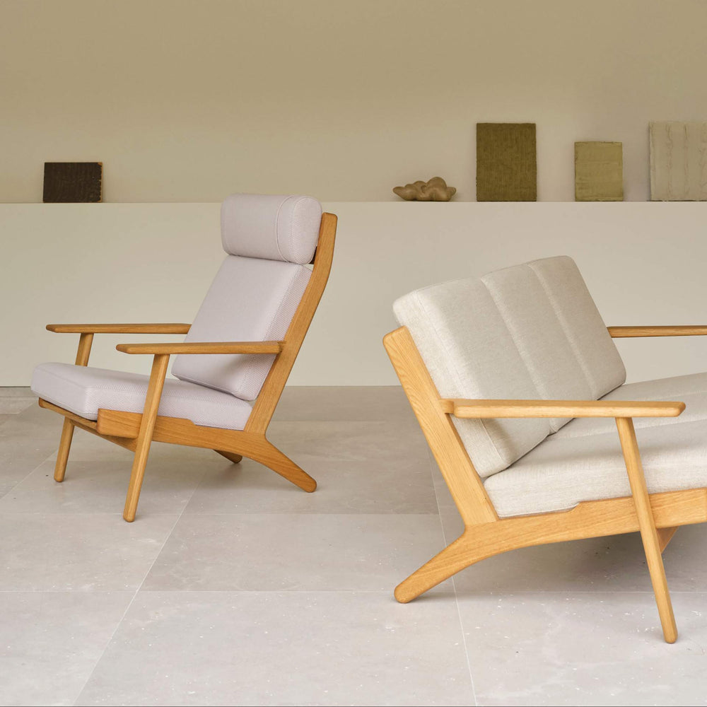 CH291 Lounge Chair