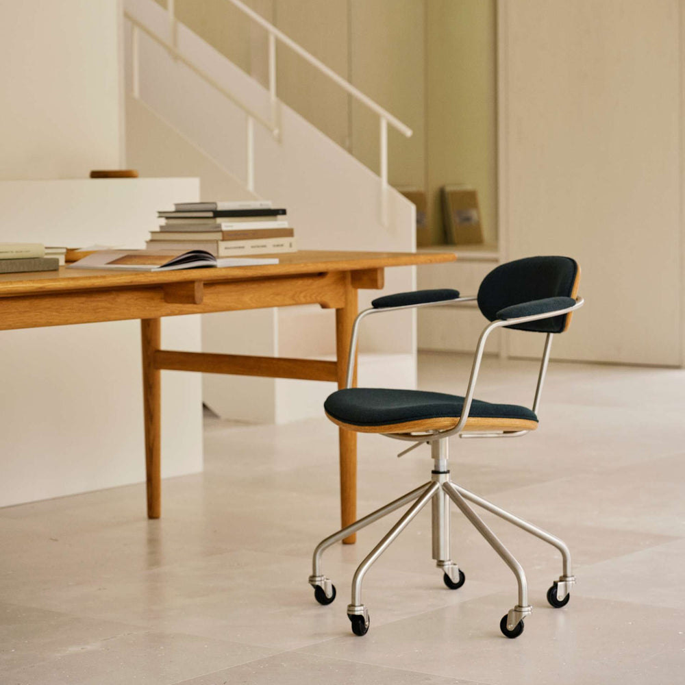 CH621 Swivel Chair