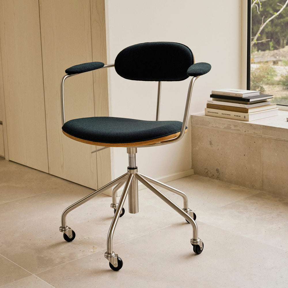 CH621 Swivel Chair