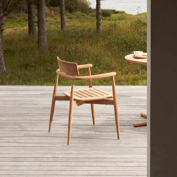 E008 Embrace Outdoor Dining Chair