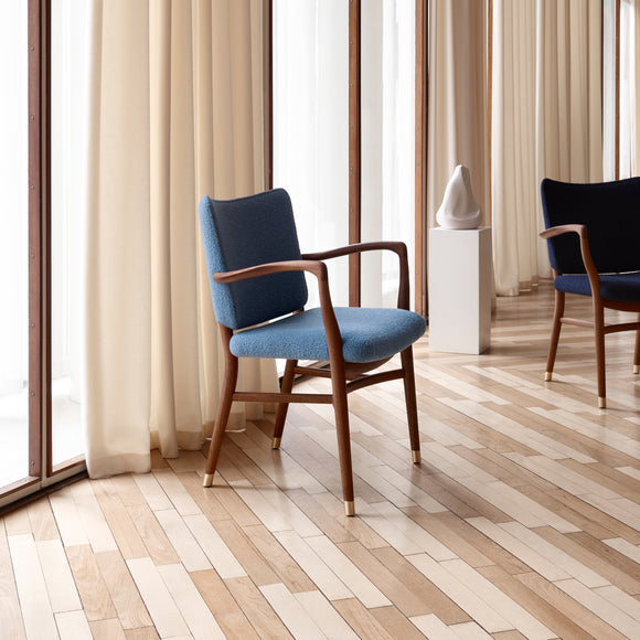 VLA61 Monarch Armchair