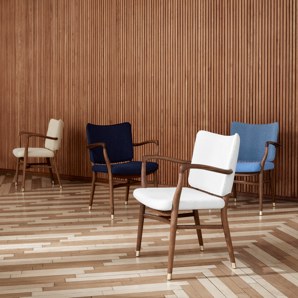 VLA61 Monarch Armchair