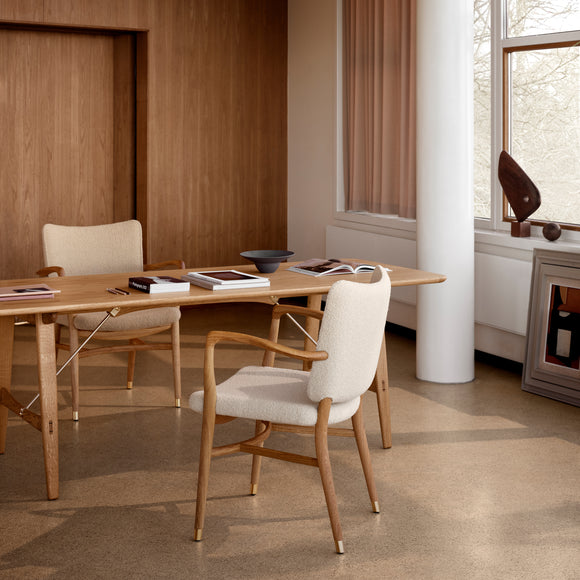 VLA61 Monarch Armchair