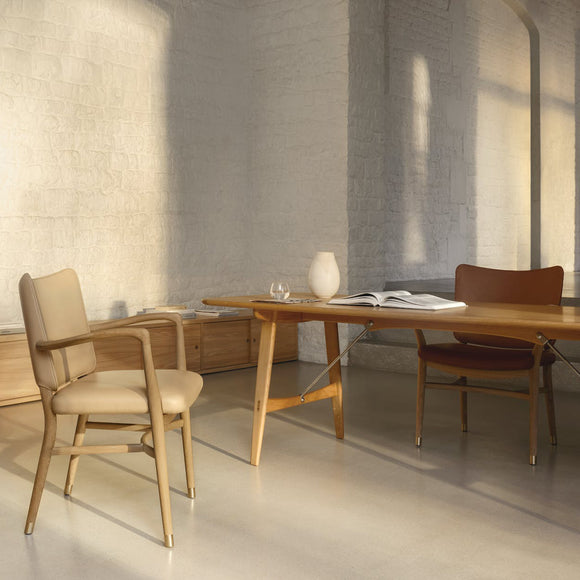 VLA61 Monarch Armchair