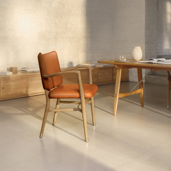 VLA61 Monarch Armchair