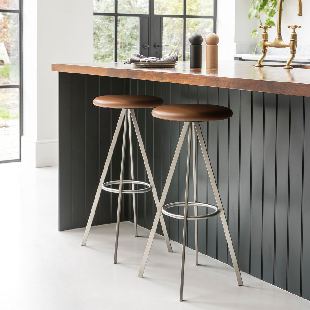 Quad-Space Stool