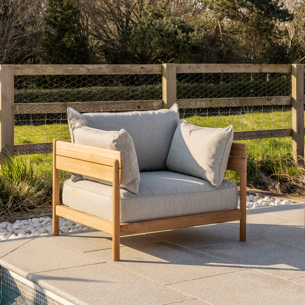 Tanso Outdoor Lounge Chair