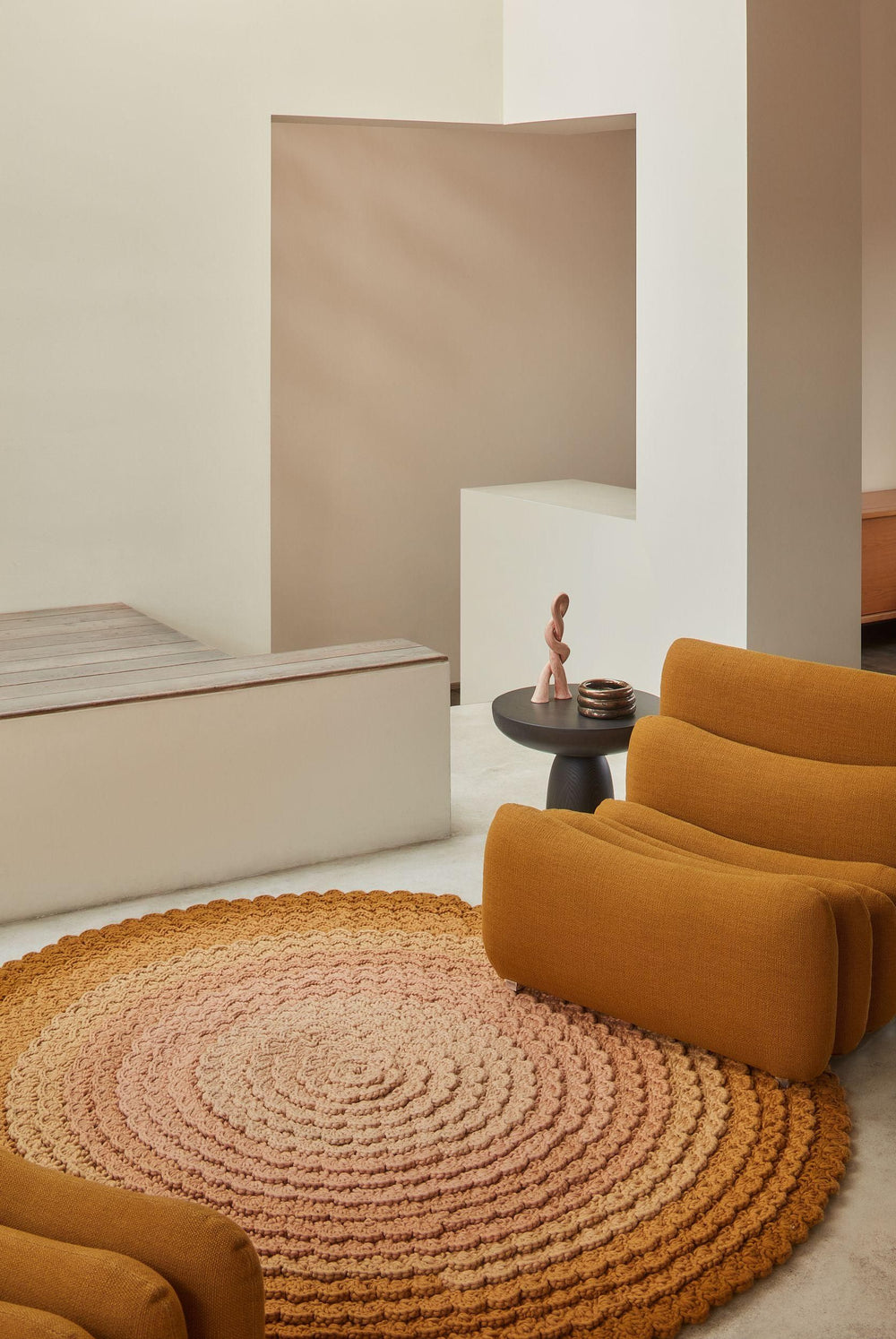 Swirl Round Rug