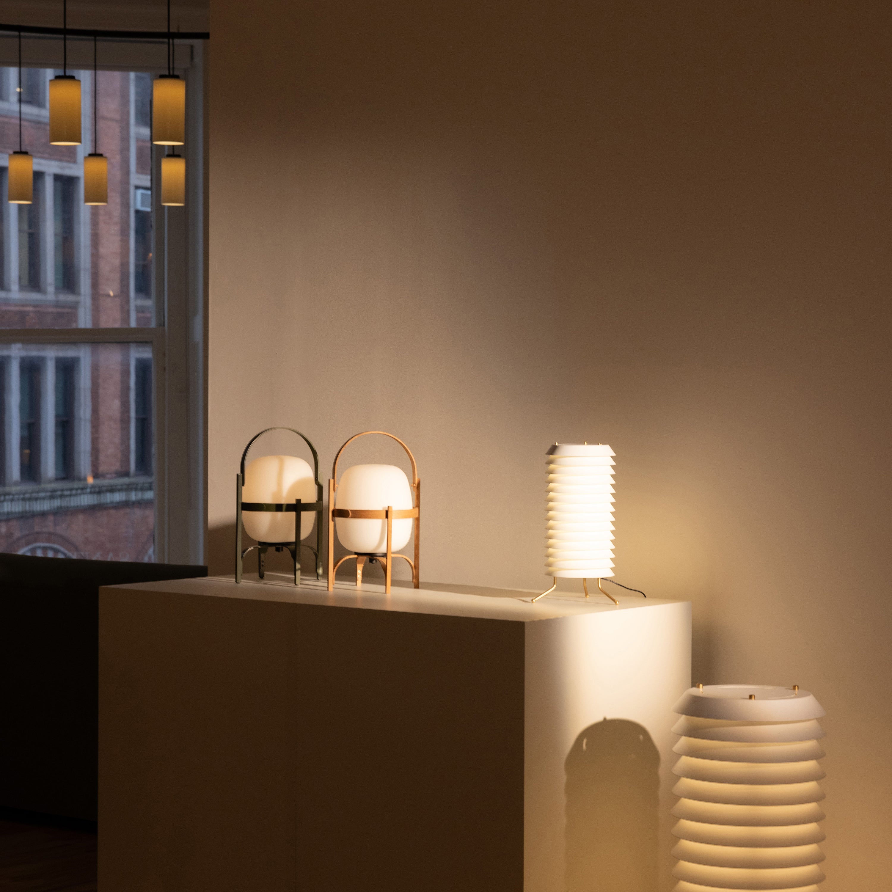 SANTA & COLE CESTITA BATERIA　CESTITA/BT Santa & Cole Cestita Bateria Rechargeable Table Lamp - 2Modern