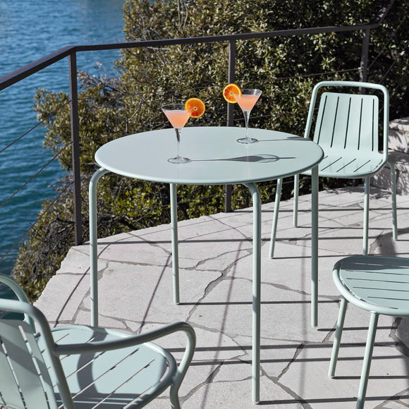 Easy Outdoor Dining Armchair