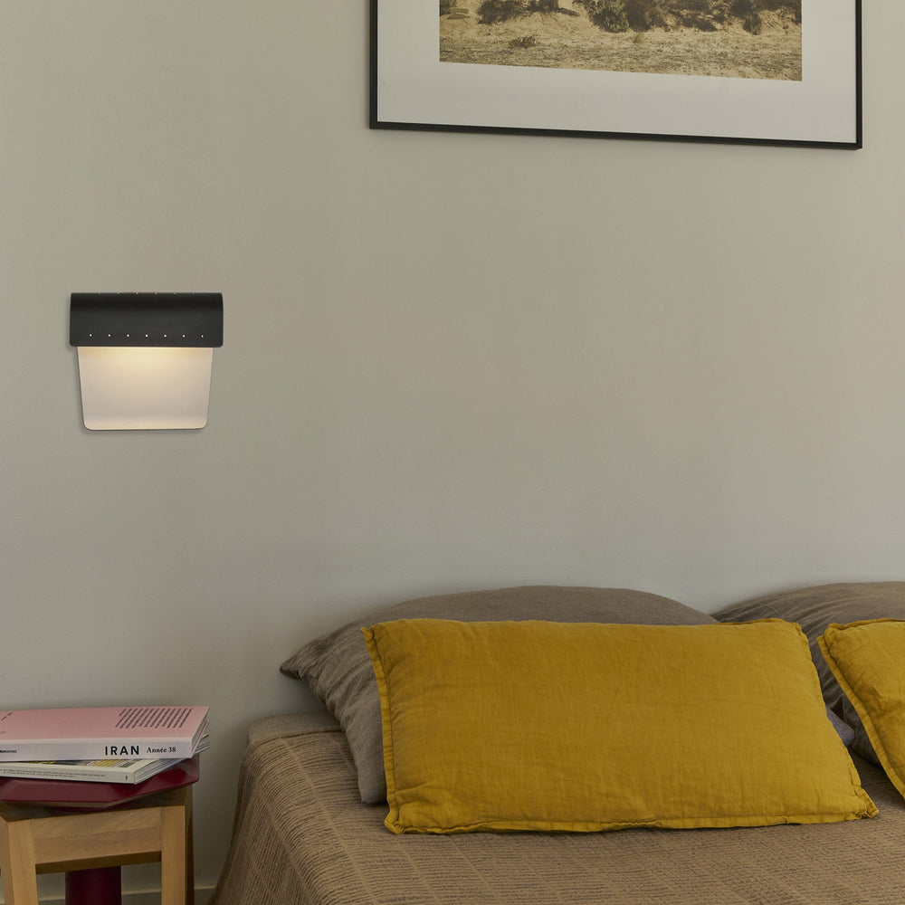 Biny Curve LED Wall Sconce