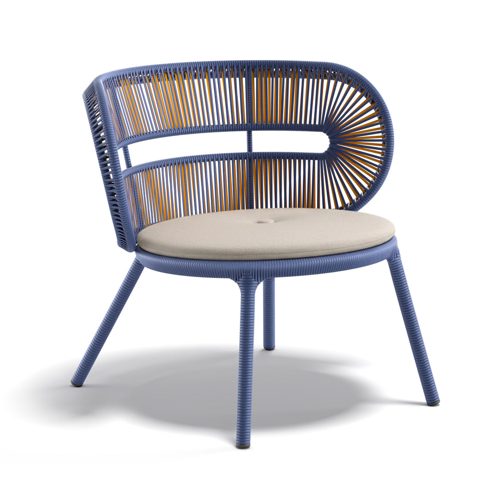 CIRQL NU Outdoor Lounge Chair