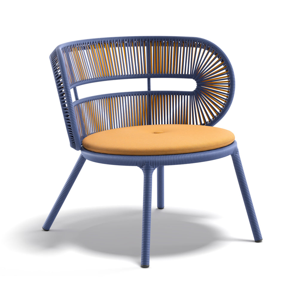 CIRQL NU Outdoor Lounge Chair