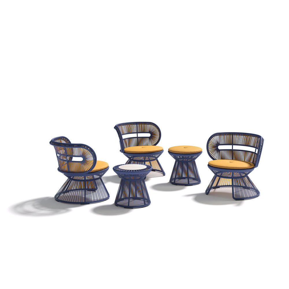 CIRQL NU Outdoor Lounge Chair with Central Base