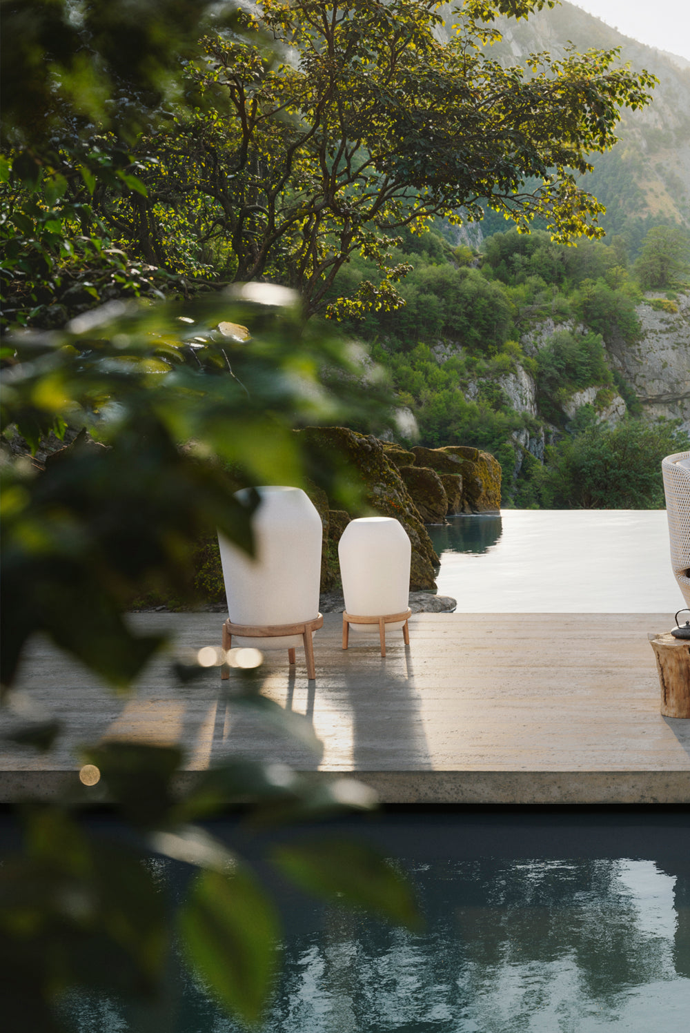 LOON Portable Outdoor Floor Lamp