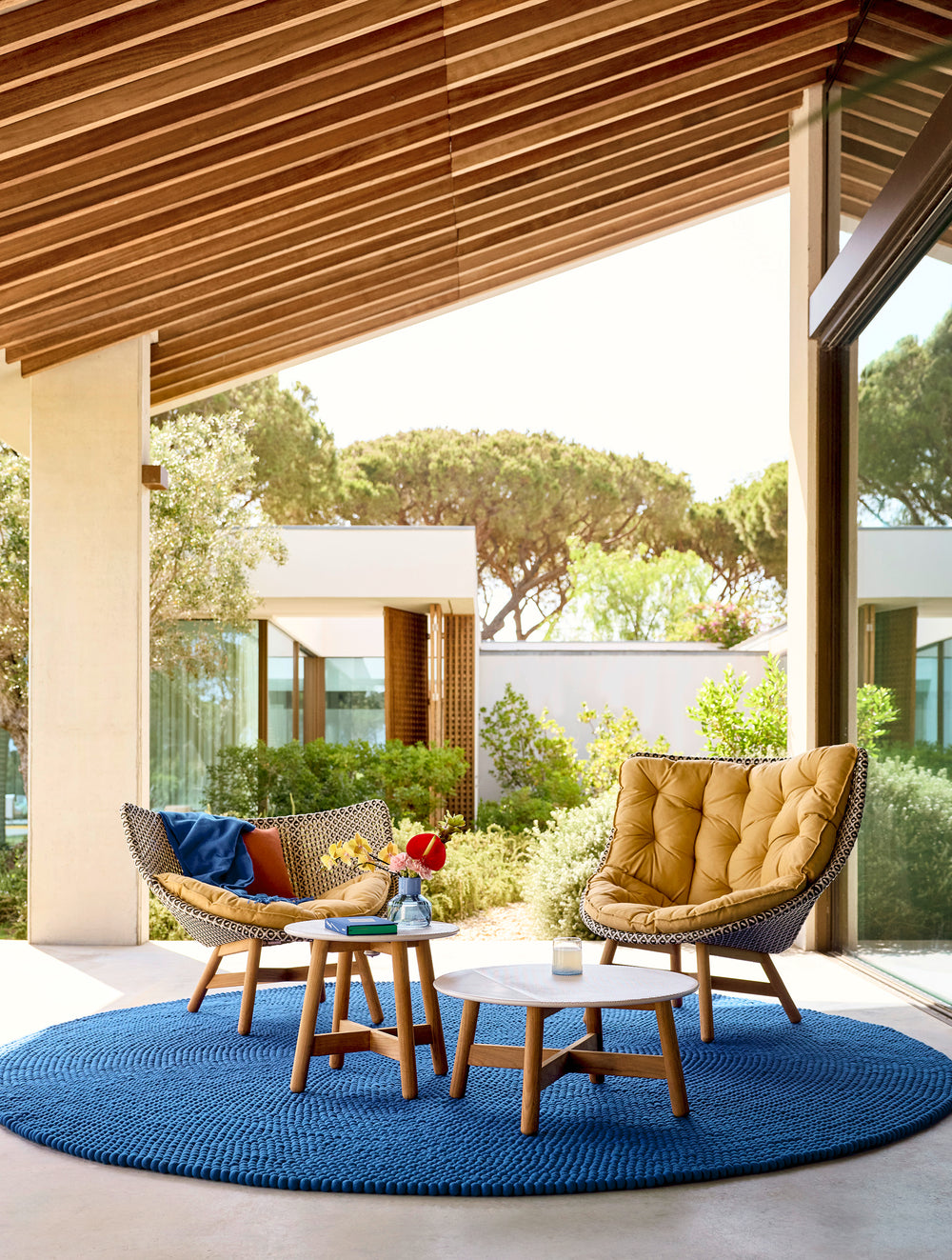 MBRACE Outdoor Lounge Chair