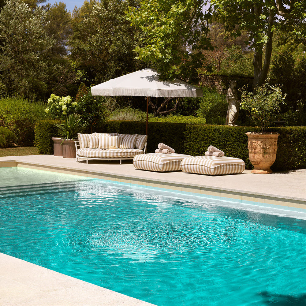 Laguno Outdoor Bed