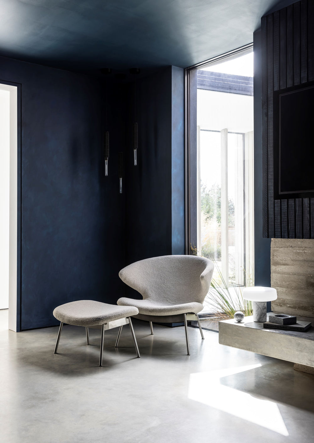 Ella Lounge Chair with Tubular Legs