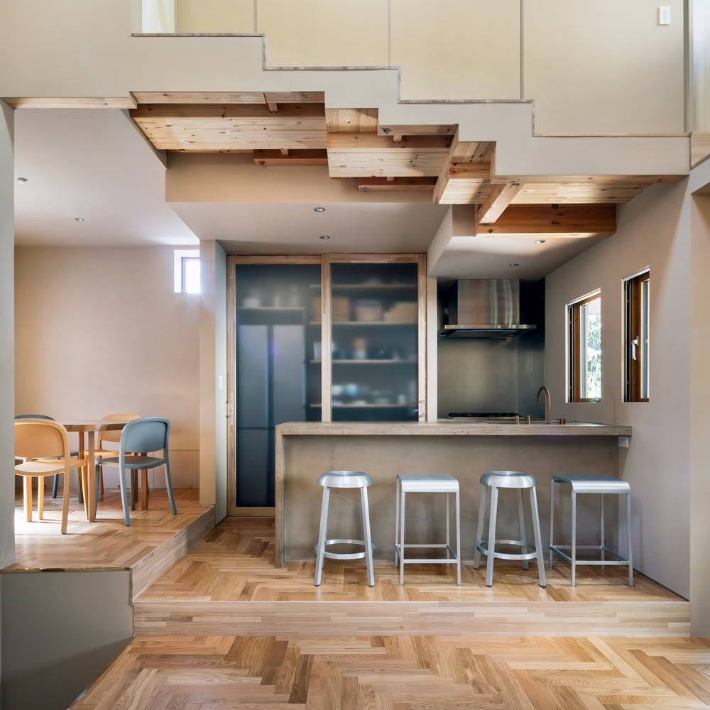 20-06 Bar and Counter Stool