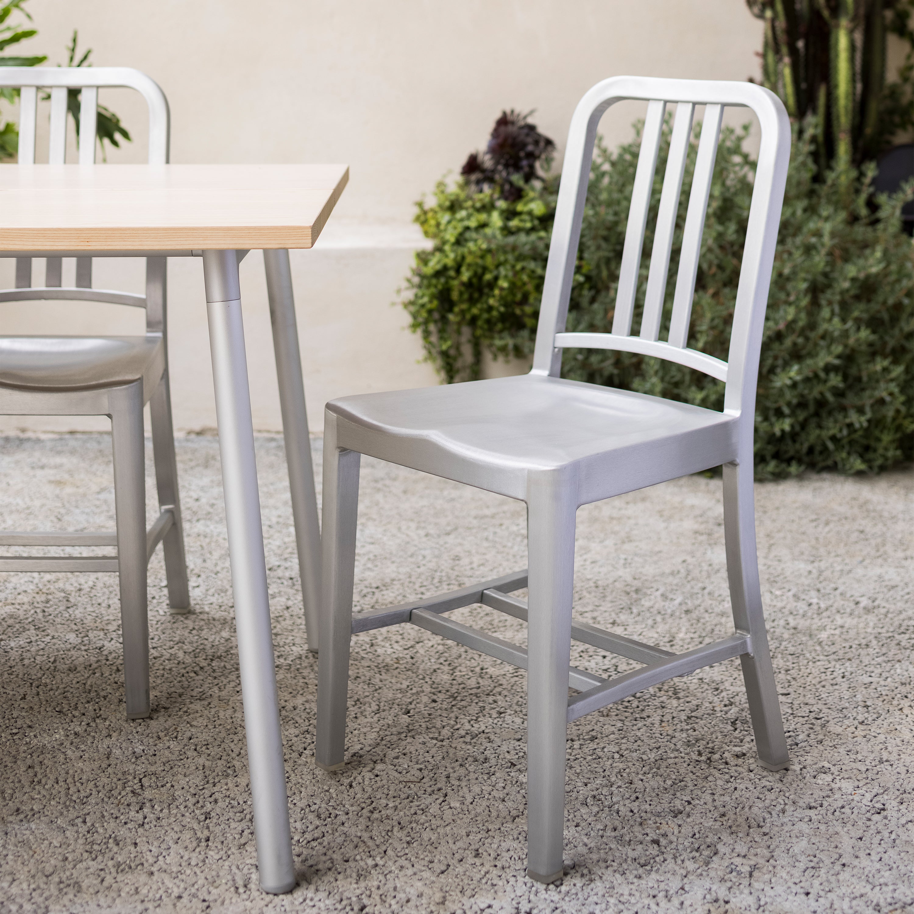美品　EMECO Navy Collection Emeco Navy Chair - 2Modern