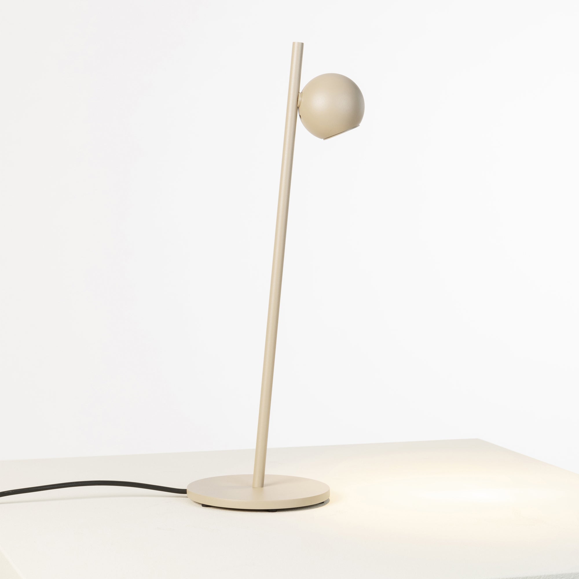 Compass Table Light Estiluz Compass LED Table Lamp - 2Modern