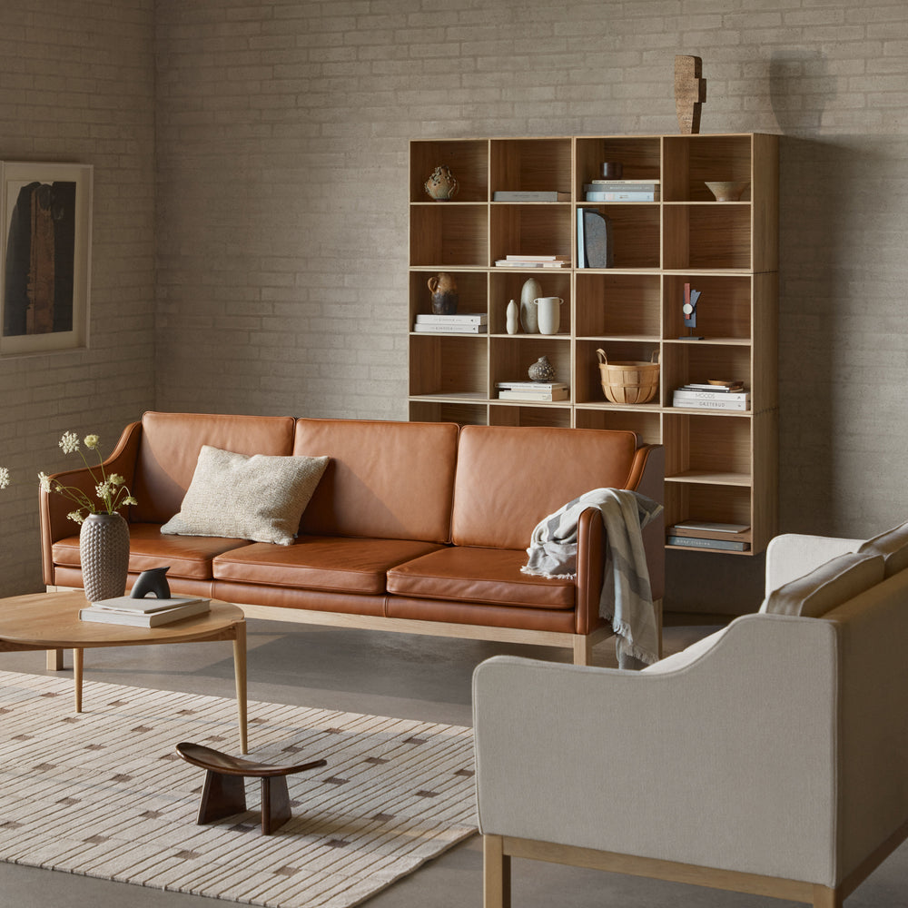 B98 Bookcase