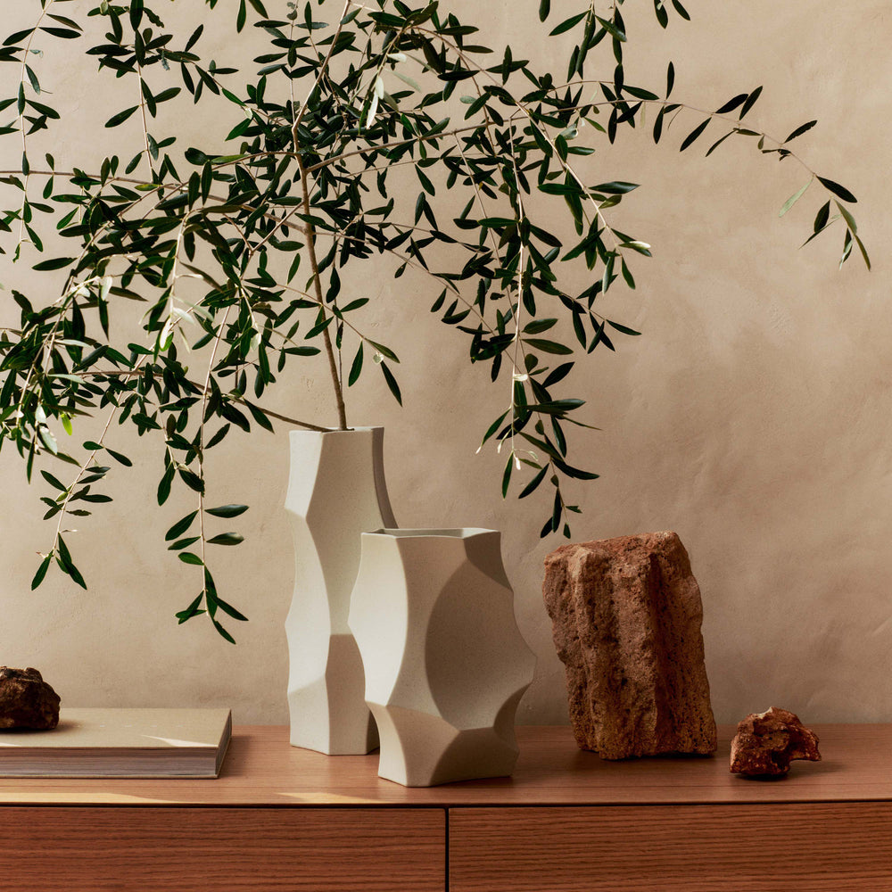 Cueva Vase