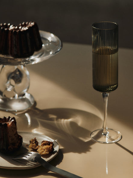 Damo Glass Centerpiece