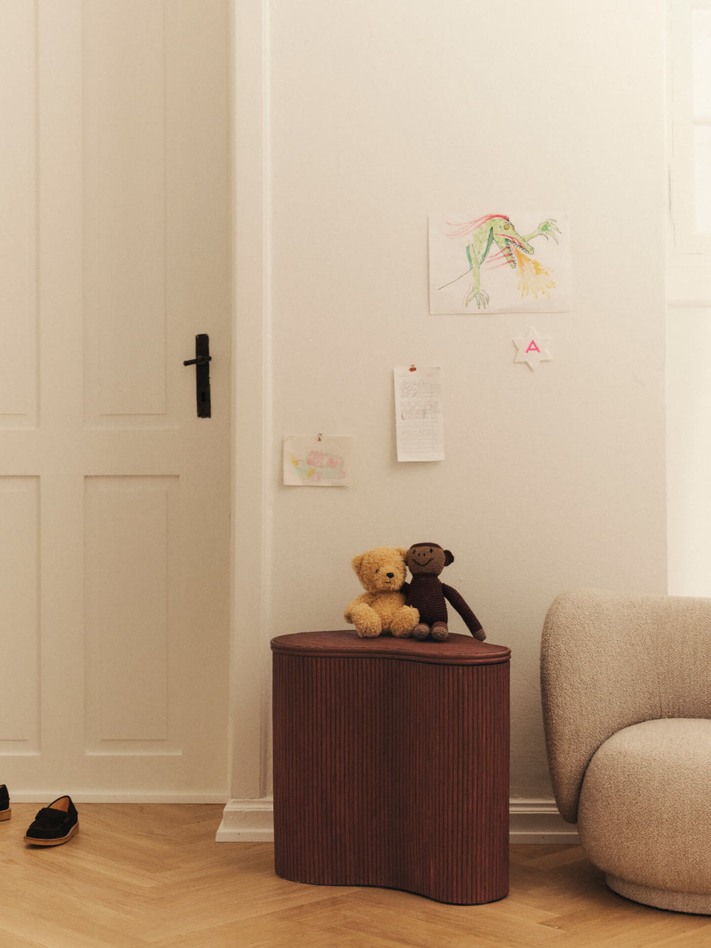 Isola Storage Table