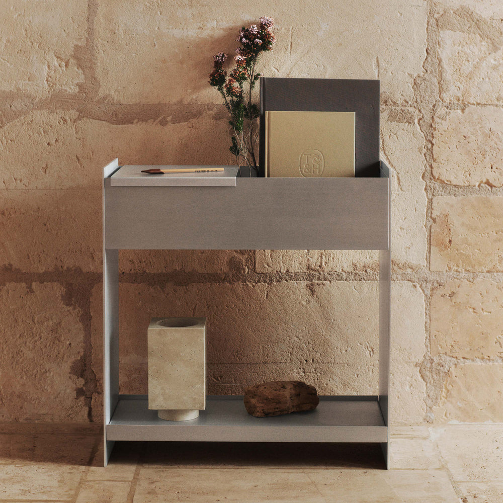 Lager Plant Box With Shelf