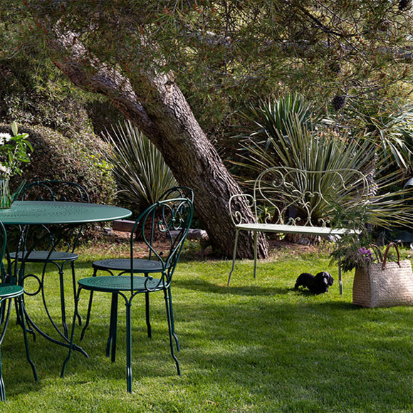 1900 Outdoor Bench