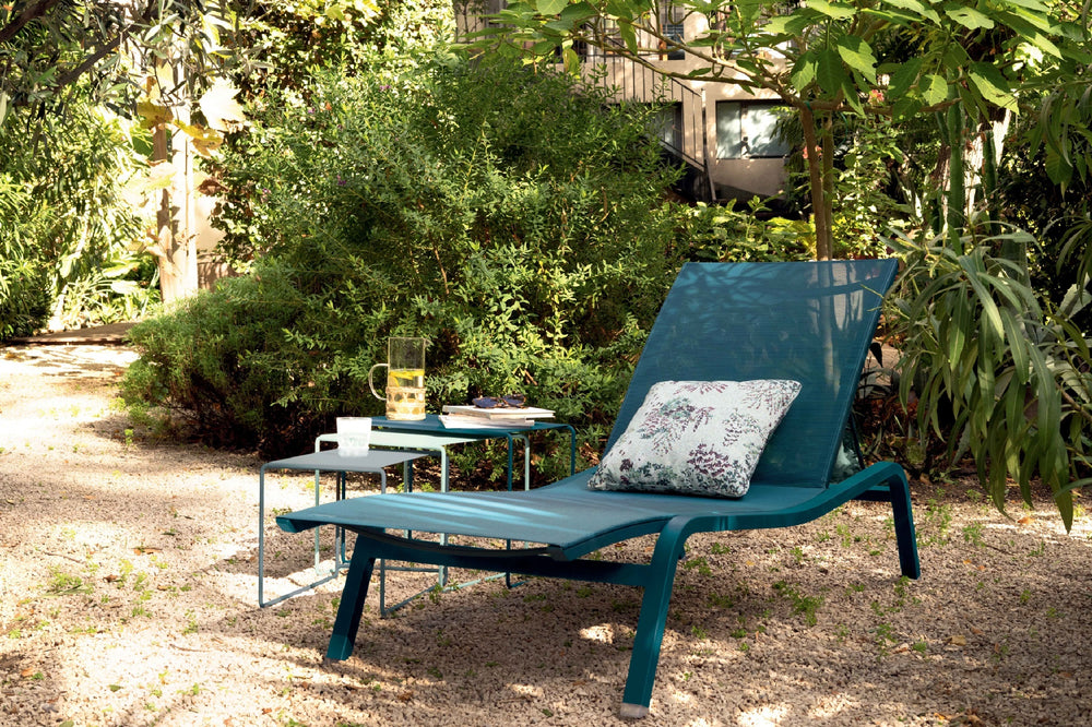 Bouquet Sauvage Pixels Outdoor Pillow
