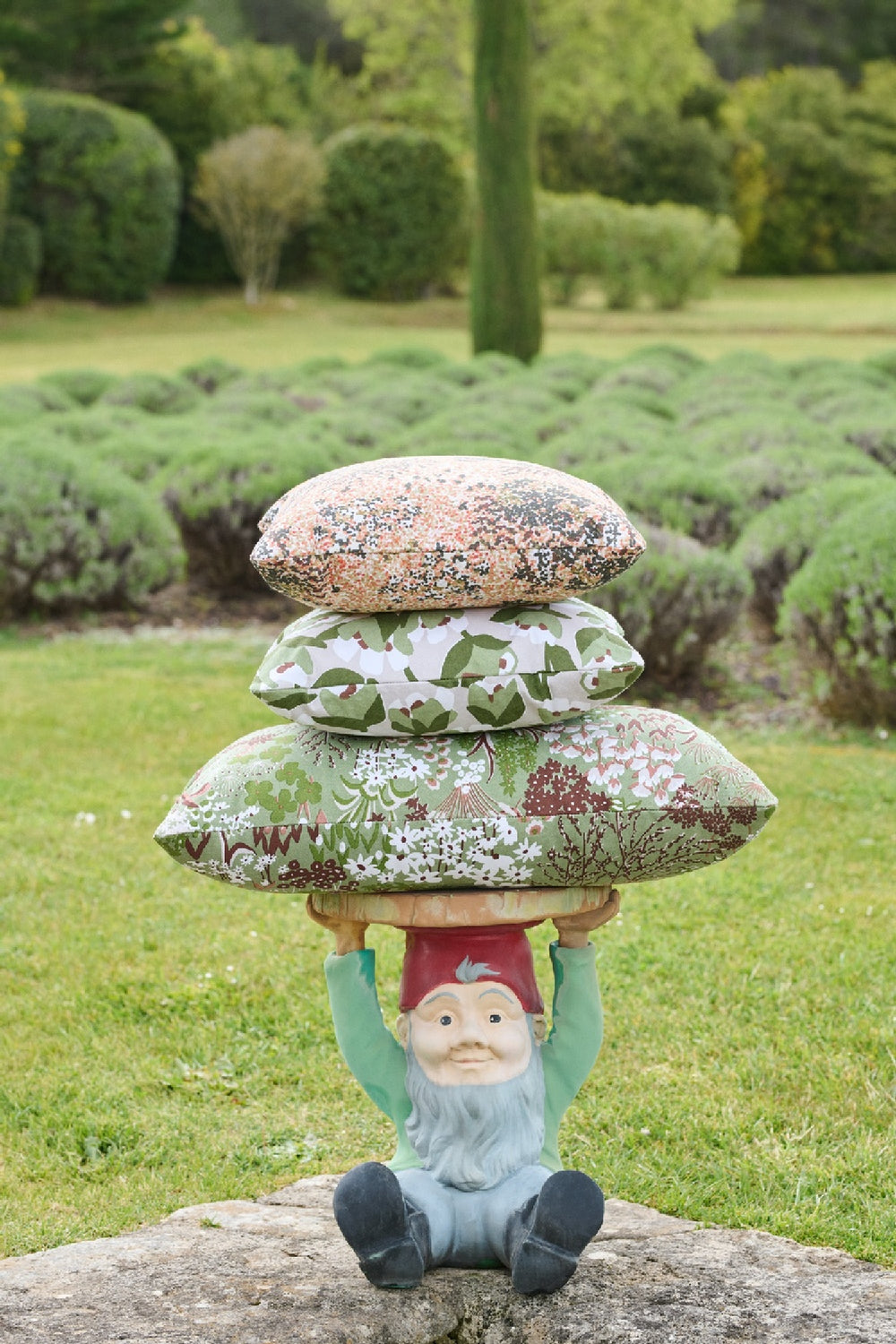 Bouquet Sauvage Pixels Outdoor Pillow