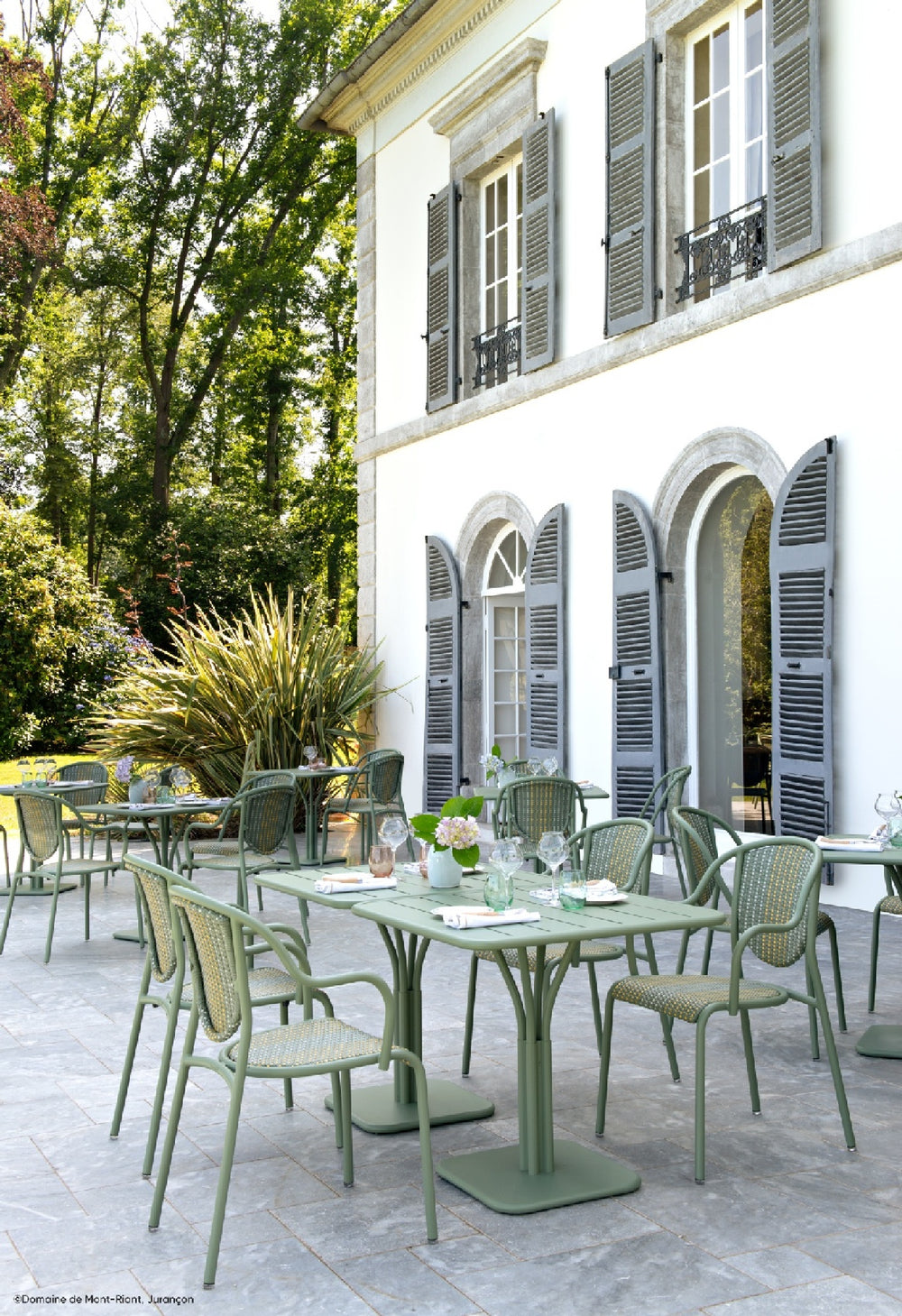 Luxembourg Pedestal Table