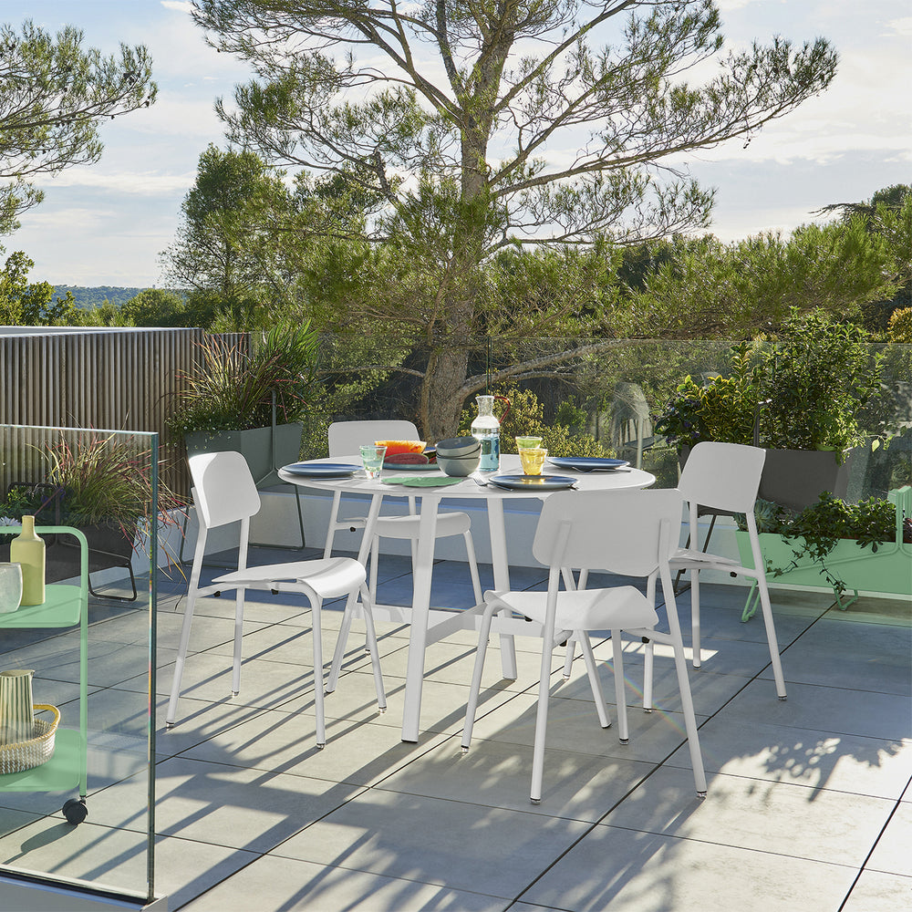 So'O Dining Table