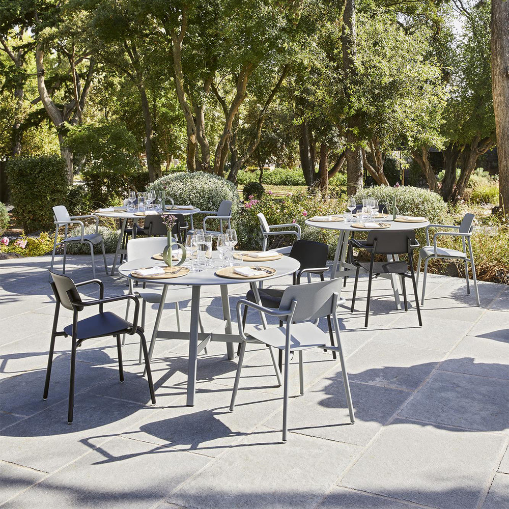 So'O Dining Table