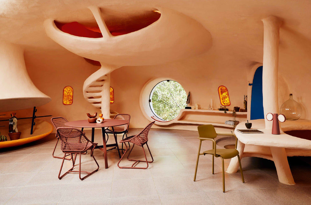 So'O Dining Table