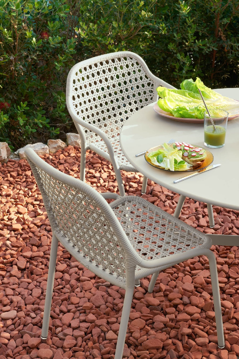 So'O Dining Table