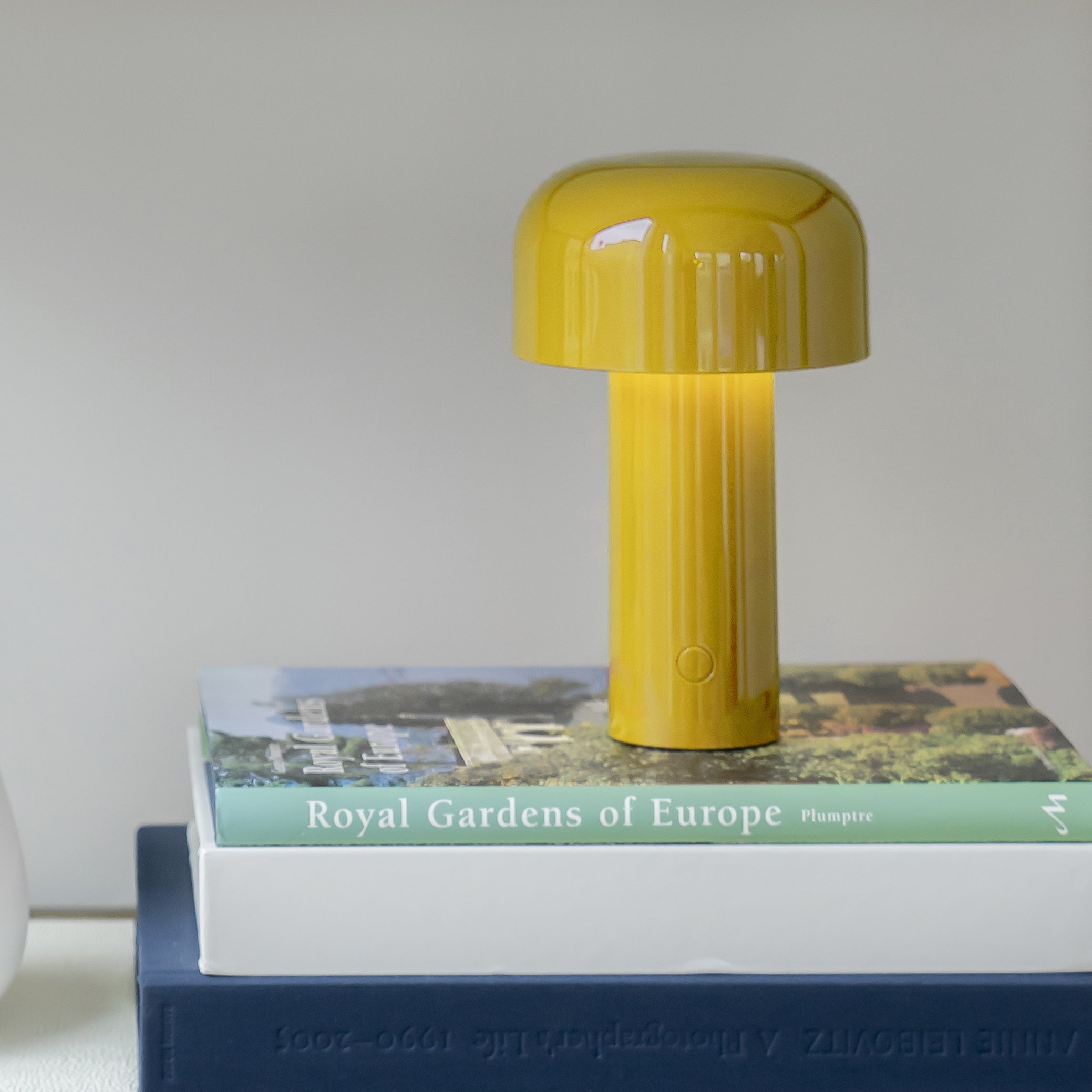 FLOS Bellhop Rechargeable Table Lamp - 2Modern