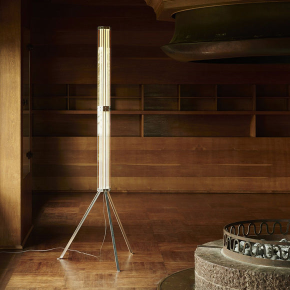 Superwire Tripod Floor Lamp
